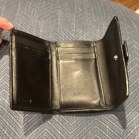 COACH Wallet Canvas Leather Signature Bifold Buckled Wallet. Authentic. Exc Cond - Picture 2 of 5